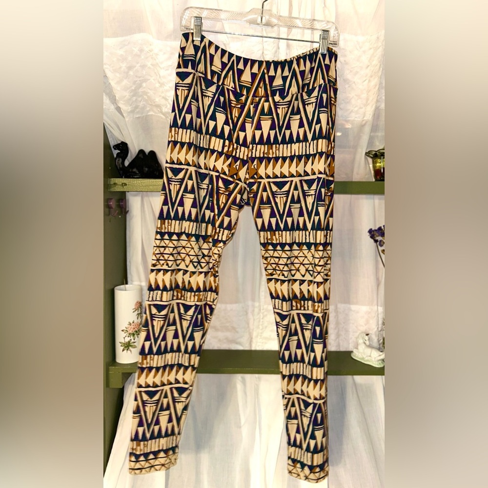 LuLaRoe- Tall Curvy leggings